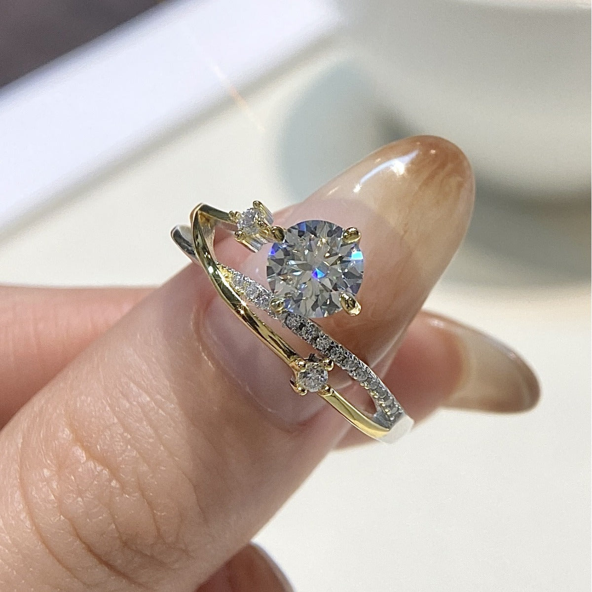 Jzora handmade 1ct round cut two-tone moissanite sterling silver ring